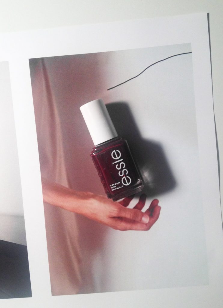 fashion-week-makeup-essie-nail-polish-berry-naughty-de-smet-dossier