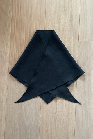 VOLPI TRIANGLE SCARF - Image 2