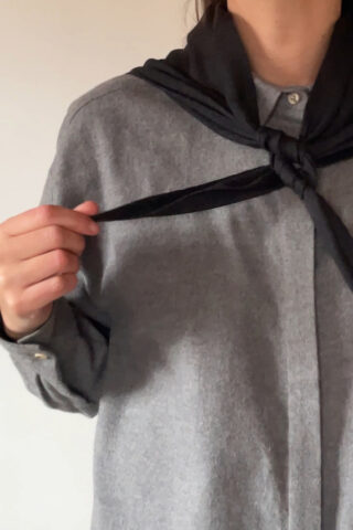 VOLPI TRIANGLE SCARF - Image 4